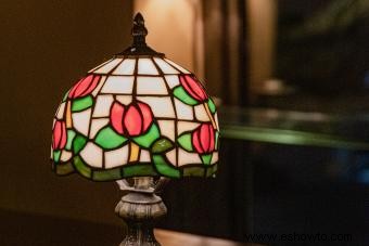 Pantallas de lámparas de vidrio antiguas y su atractivo atemporal 