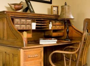 Estilos y valores de escritorios antiguos con tapa enrollable 