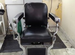 Sillas de Peluquero Koken: Iconos de Elegancia, Historia y Alto Valor Coleccionable