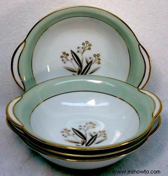 ¿Qué patrones antiguos de Noritake China tienen bordes dorados?