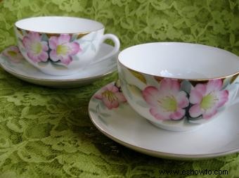 ¿Qué patrones antiguos de Noritake China tienen bordes dorados?