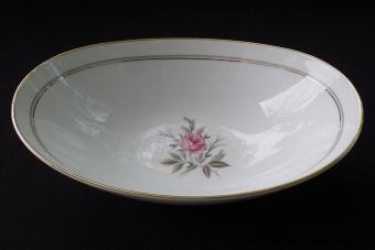 ¿Qué patrones antiguos de Noritake China tienen bordes dorados?