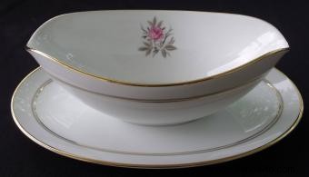 ¿Qué patrones antiguos de Noritake China tienen bordes dorados?