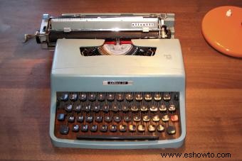 Modelos de máquinas de escribir Olivetti conocidos por su diseño innovador