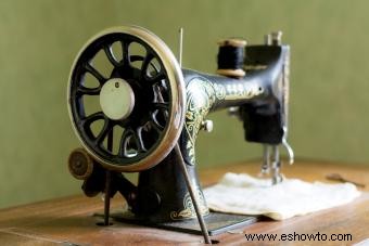 Marcas de máquinas de coser antiguas con un lugar en la historia