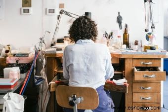 Antiguo banco de trabajo de joyero:valor y usos actuales