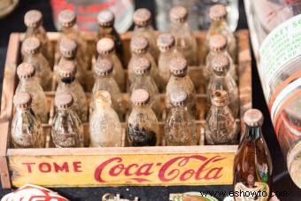 Recolección de botellas viejas de Coca Cola