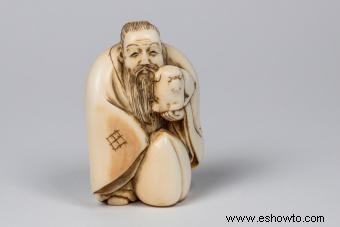 Netsuke de un vistazo:Arte intrincado y su origen 