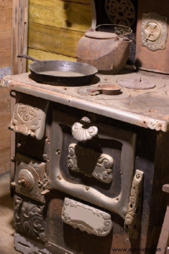 Estufas de cocina antiguas de leña y propano