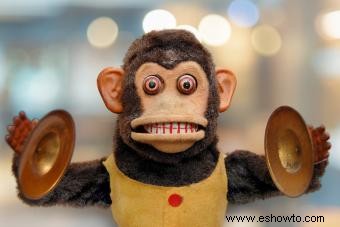 El icónico mono de juguete con platillos:donde comenzó todo