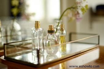 Bandeja de perfume vintage con espejo para una exposición elegante 