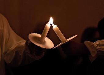 ¿Cómo planifico un servicio de velas en Nochebuena?