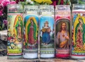 Cómo usar velas de oración católicas:una práctica significativa