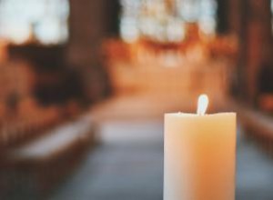 ¿Por qué encienden velas los católicos? Simbolismo, prácticas y tradición en la Iglesia
