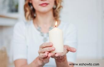 ¿Por qué los católicos encienden velas? Prácticas y simbolismo