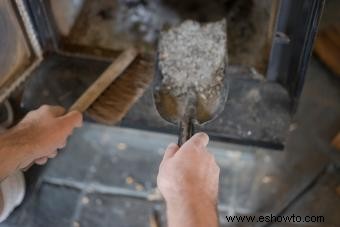 Guía de limpieza de chimeneas:Manténgala segura, limpia y acogedora