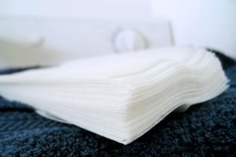 17 trucos sorprendentes con toallitas para secadora para usar en casa