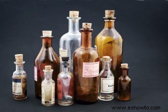 Limpieza de botellas viejas:formas sencillas de restaurar su brillo