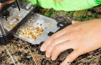 Cómo limpiar una tostadora por dentro y por fuera