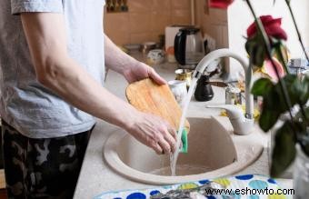Cómo limpiar una tabla de cortar de madera como un profesional