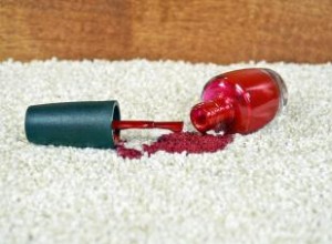 Cómo quitar el esmalte de uñas de la alfombra y la ropa (hágalo usted mismo) 