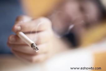 Cómo deshacerse del olor a humo de cigarrillos, fuego y comida