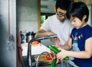 Guía paso a paso para desinfectar alimentos y envases de forma segura