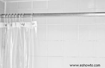 Cómo limpiar una cortina de ducha para refrescarse como en un spa