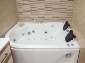 Guía experta: Cómo limpiar los chorros de la bañera de hidromasaje para resultados impecables