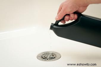 Limpiadores de desagües caseros simples que dan resultados