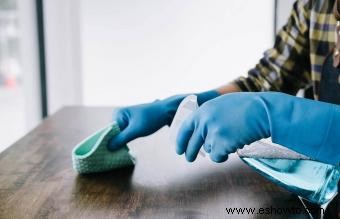 Sanitizar vs. Desinfectar:​​diferencias en los métodos de limpieza