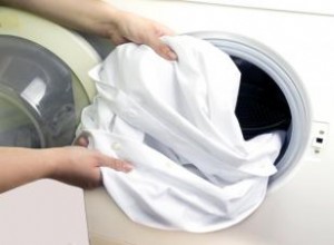 Cómo Eliminar Manchas Amarillas de la Ropa Blanca: Métodos Efectivos y Seguros