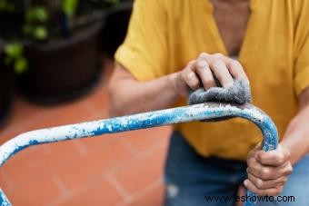 Limpieza de muebles de exterior:consejos para eliminar el moho por tipo