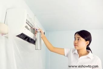 Cómo limpiar las bobinas del condensador para mantener su aire acondicionado