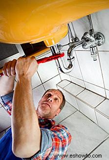 Cómo instalar un lavabo sobre encimera de baño 