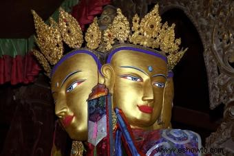 Cinco Budas y el Camino a la Iluminación