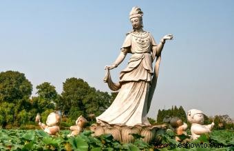 Quan Yin:la historia, el simbolismo y el uso de las estatuas