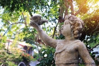Elija las estatuas de jardín perfectas para su oasis al aire libre