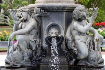 Fuentes del jardín de querubines