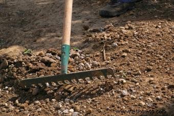 La forma más fácil de quitar rocas del jardín