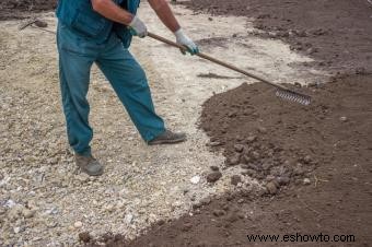 Cómo reparar problemas de drenaje del jardín