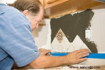 Elección e instalación de azulejos para salpicaduras de cocina