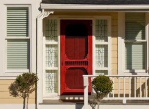 Puertas Contra Tormentas Decorativas: Guía Experta para Elegir, Medir e Instalar
