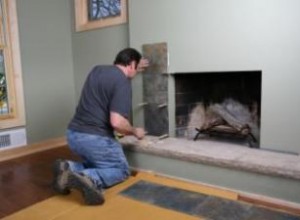 Guía experta para revestir tu chimenea con piedra: Bricolaje paso a paso y opciones populares