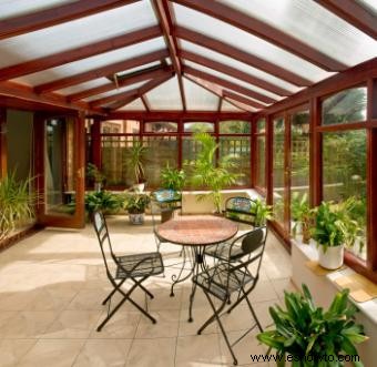 Los conceptos básicos de la decoración de terrazas acristaladas y amueblar un espacio luminoso