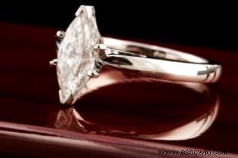 Anillos de compromiso de diamantes talla marquesa