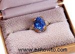 Anillo de compromiso de diamante azul