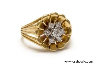 Anillos de compromiso con flores