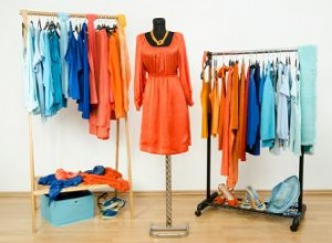 El Color en el Vestido: Dimensiones, Efectos Psicológicos y Estrategias de Marketing