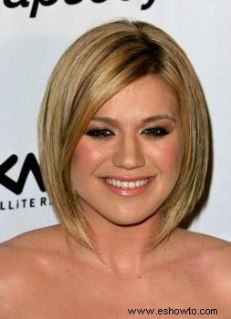 Estilos de pelo de Kelly Clarkson 